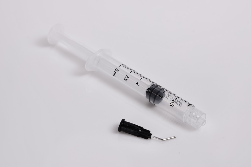 Syringe with Blunt-Tip Needle
