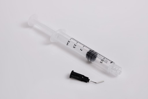 Syringe with Blunt-Tip Needle